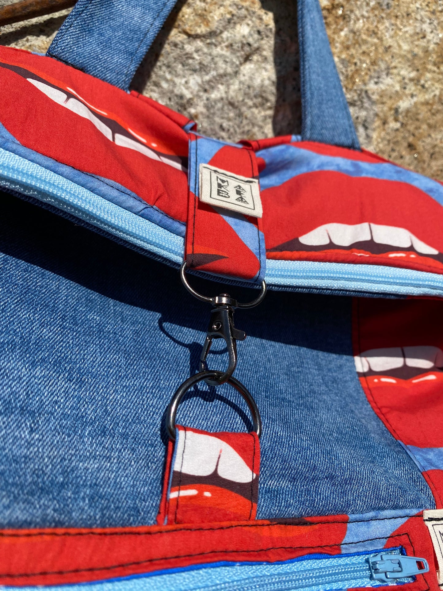 Zaino PEEKABOO //Talk that talk//