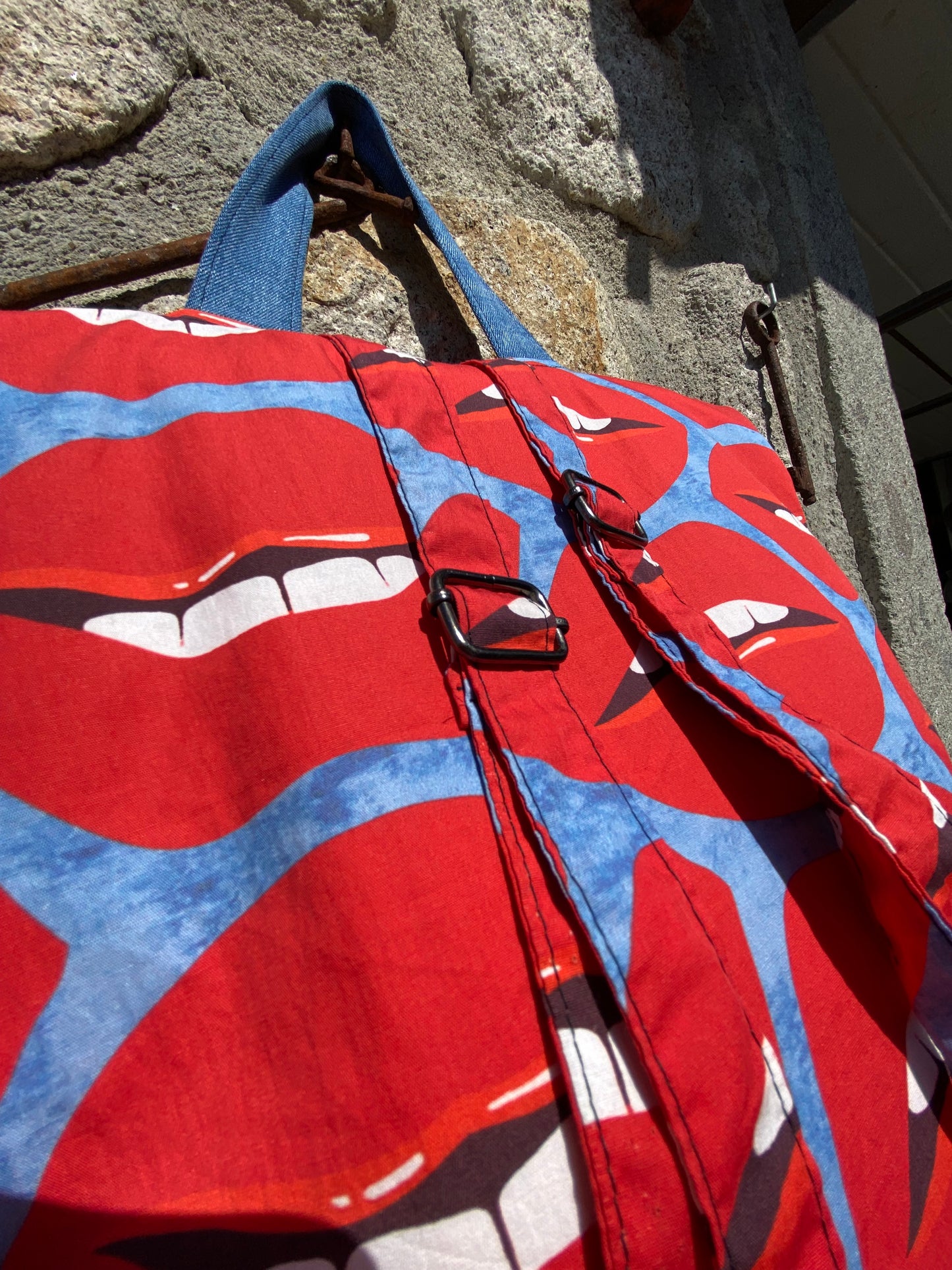 Zaino PEEKABOO //Talk that talk//