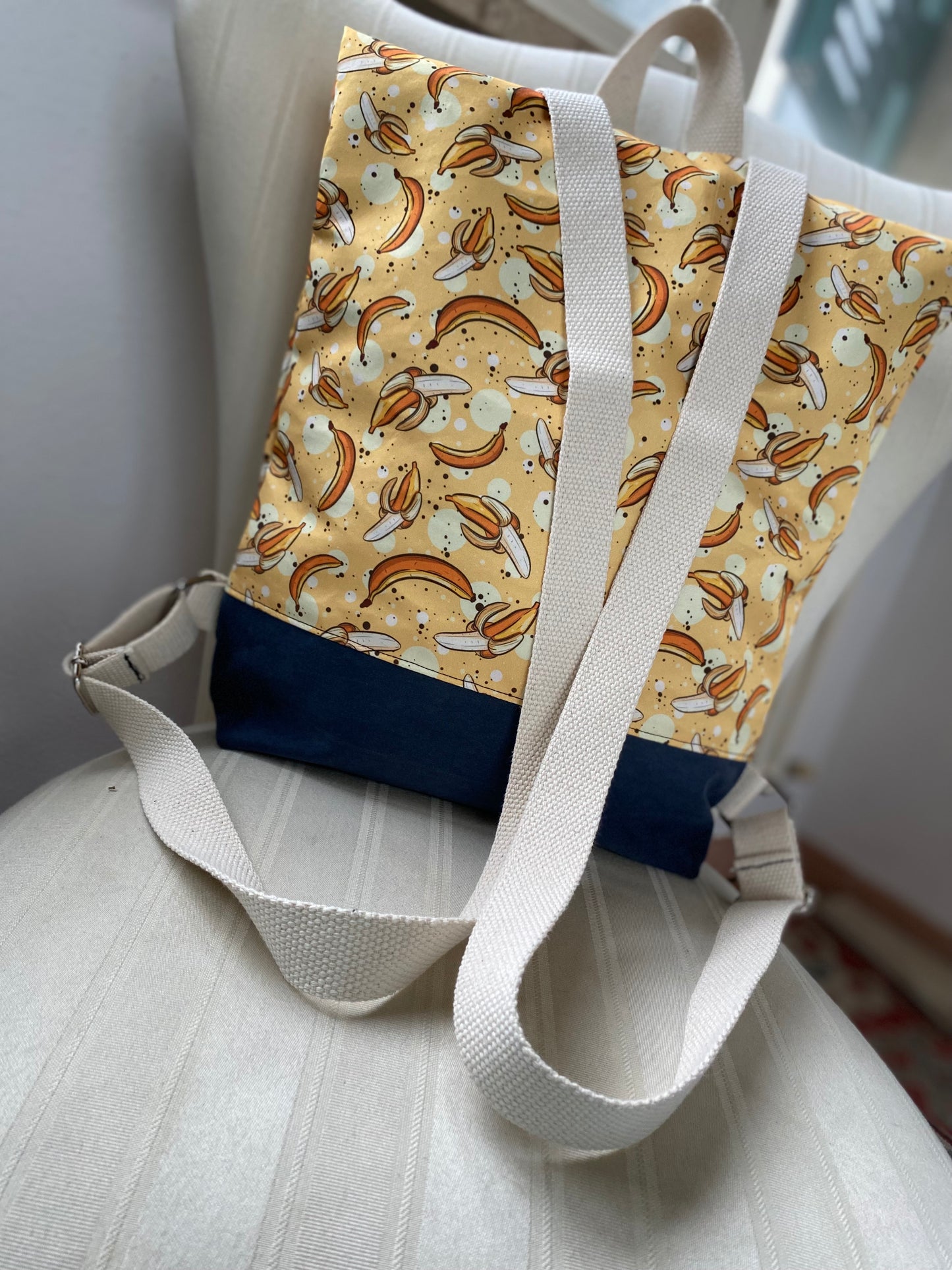 Zaino PEEKABOO //Bananarama//